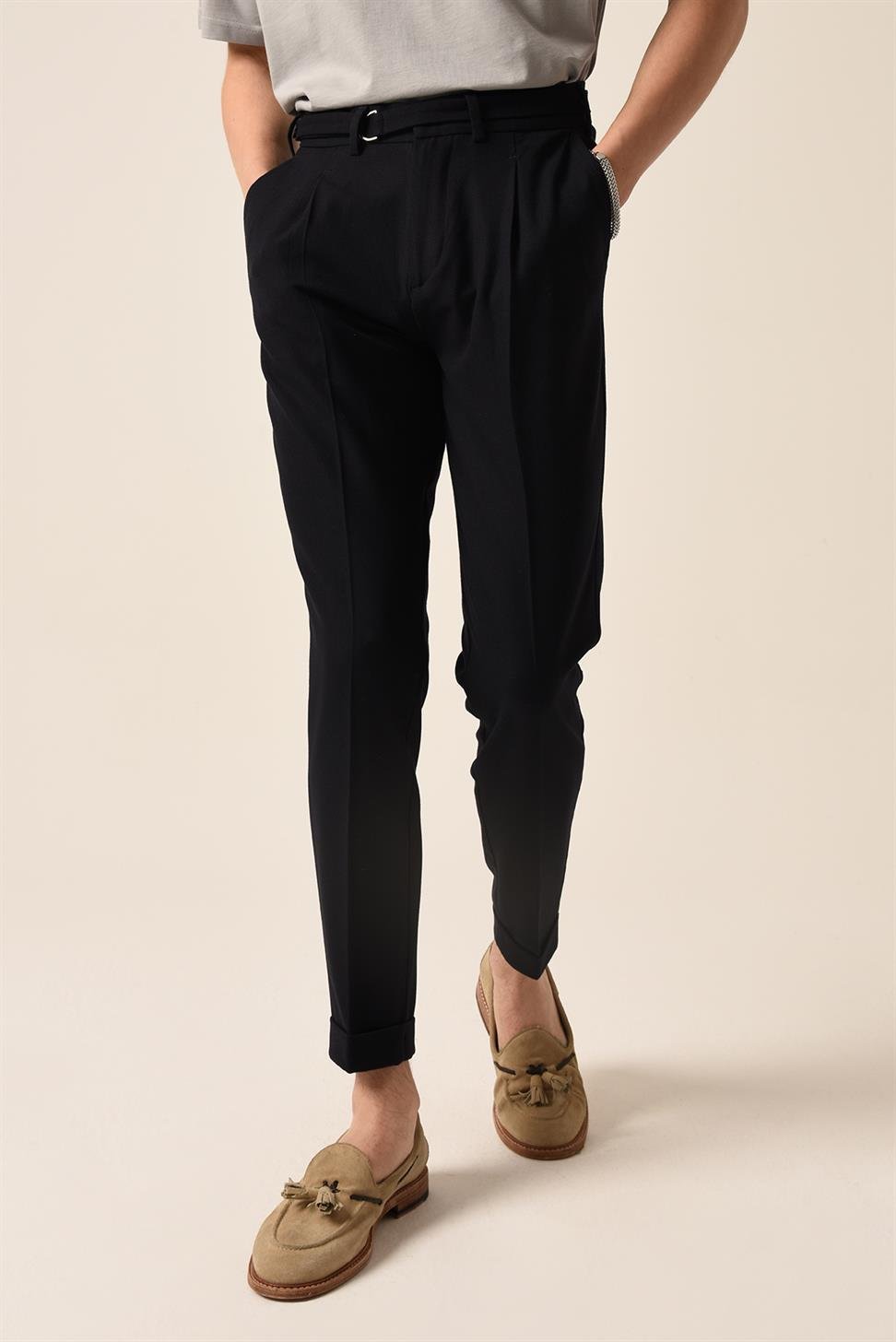 بنطلون مطوي بحزام عالي الخصر