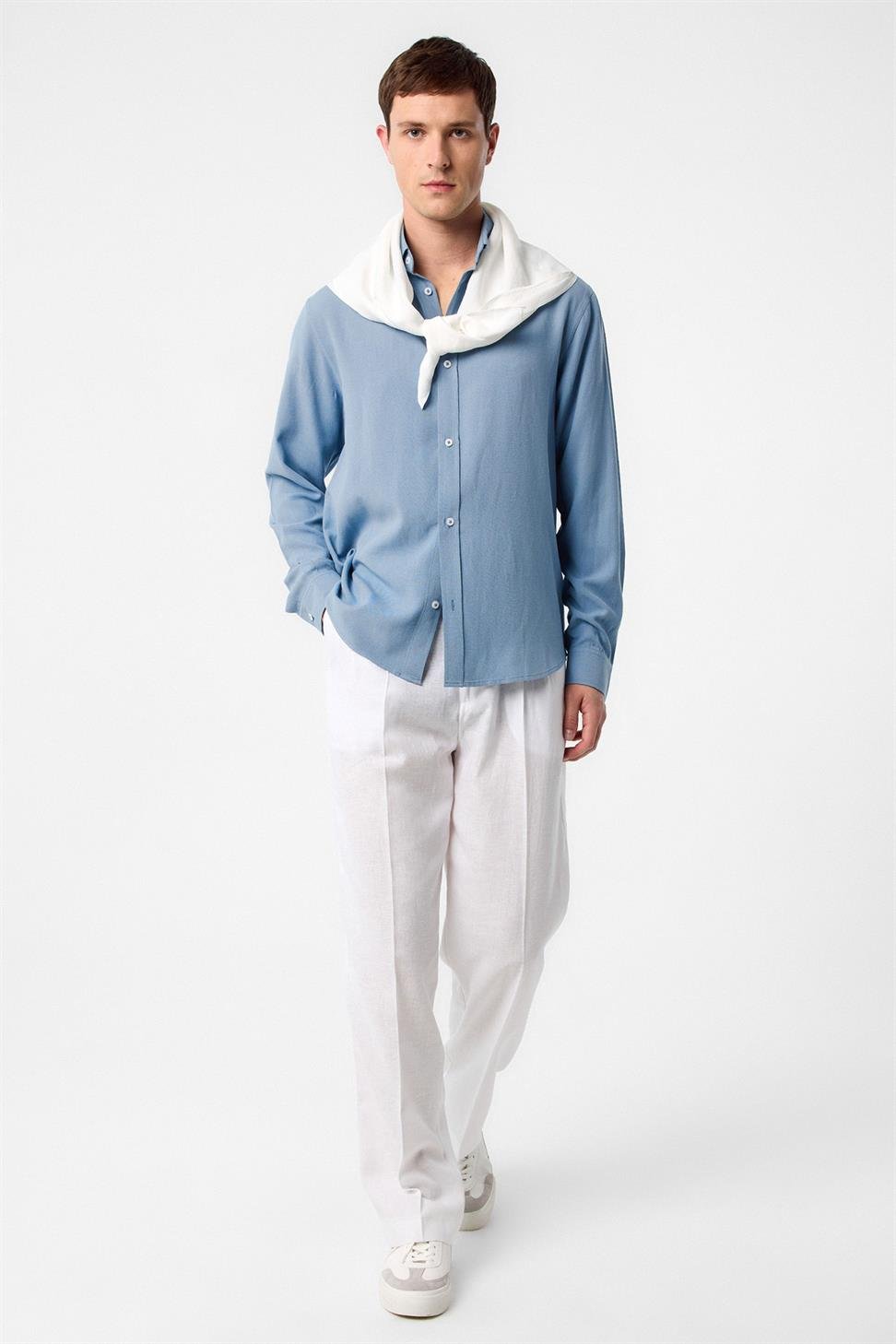 Antioch Mavi Keten Karışımlı Yaka Düğmeli Erkek Gömlek