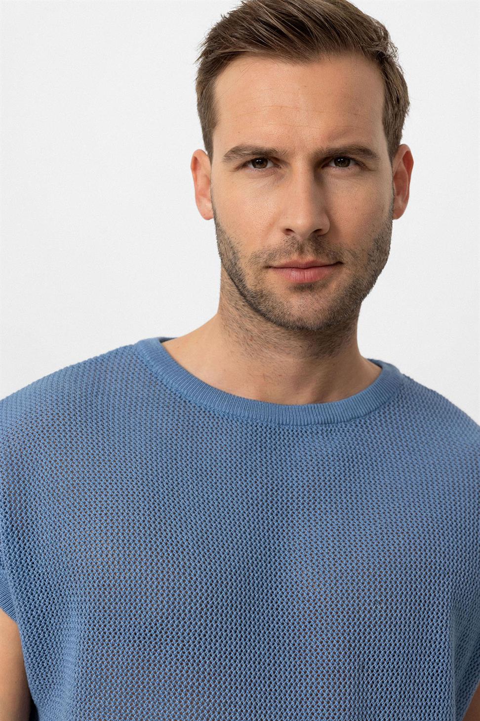 تي شيرت رجالي مخرم بدون أكمام للرجال