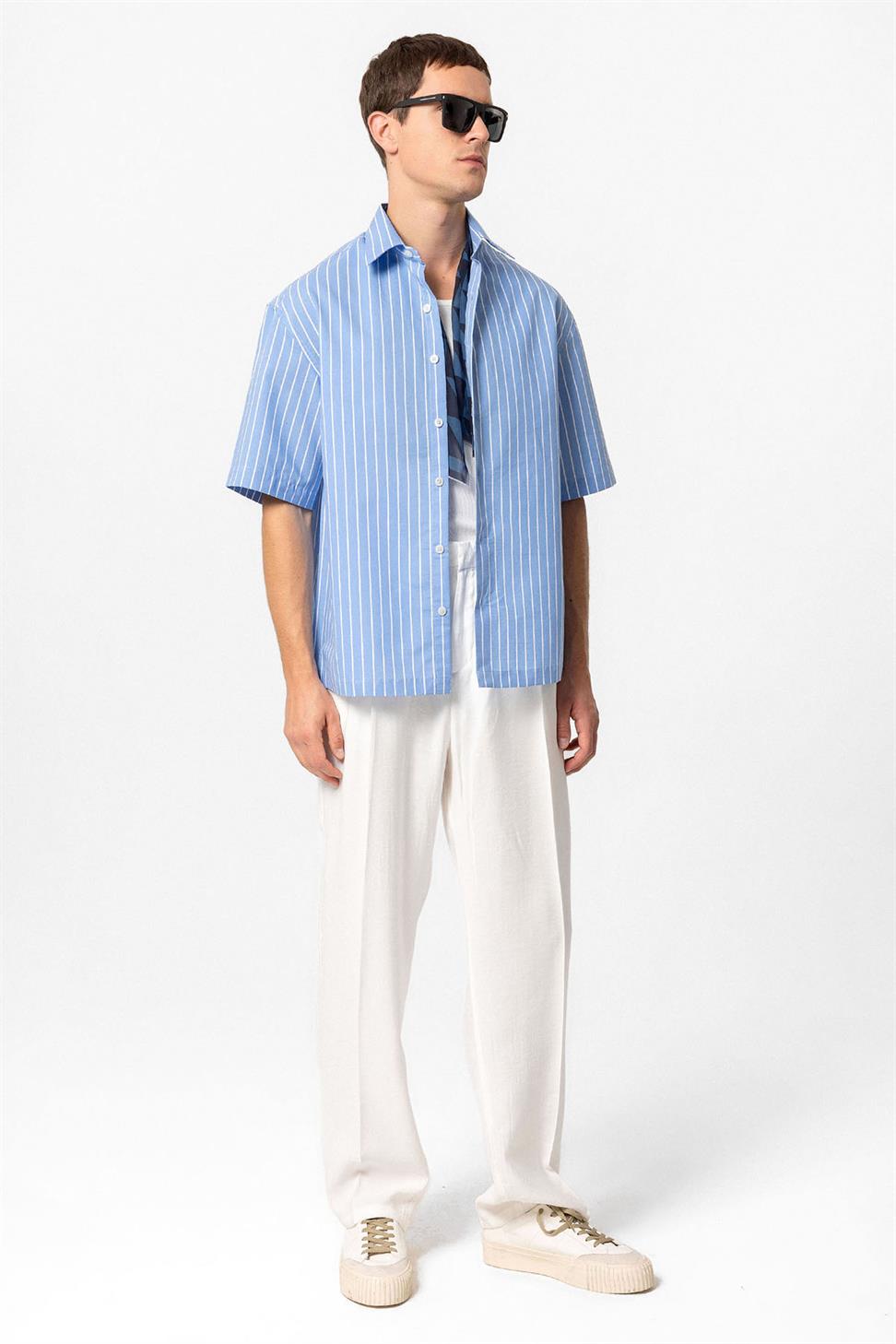 قميص رجالي بأكمام قصيرة مخططة بأكمام قصيرة