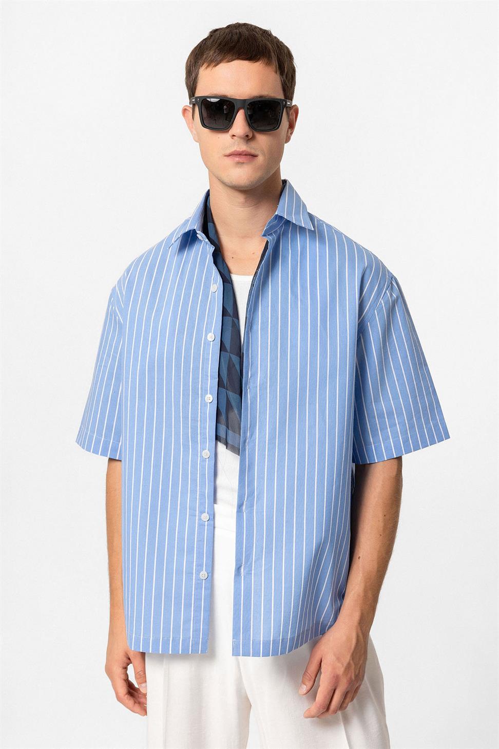 قميص رجالي بأكمام قصيرة مخططة بأكمام قصيرة