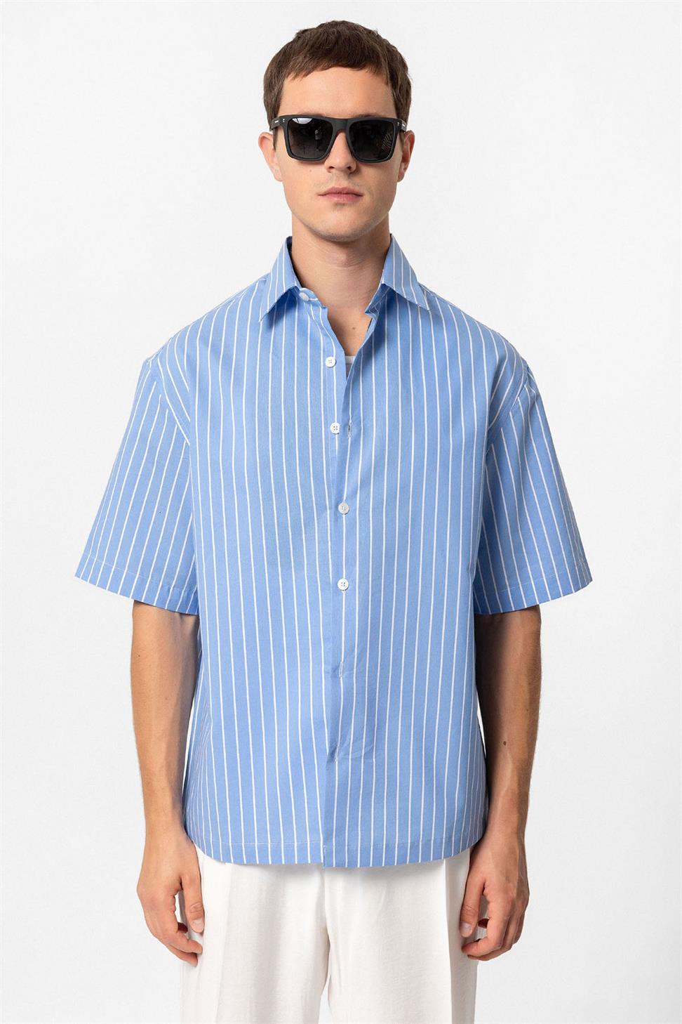 قميص رجالي بأكمام قصيرة مخططة بأكمام قصيرة