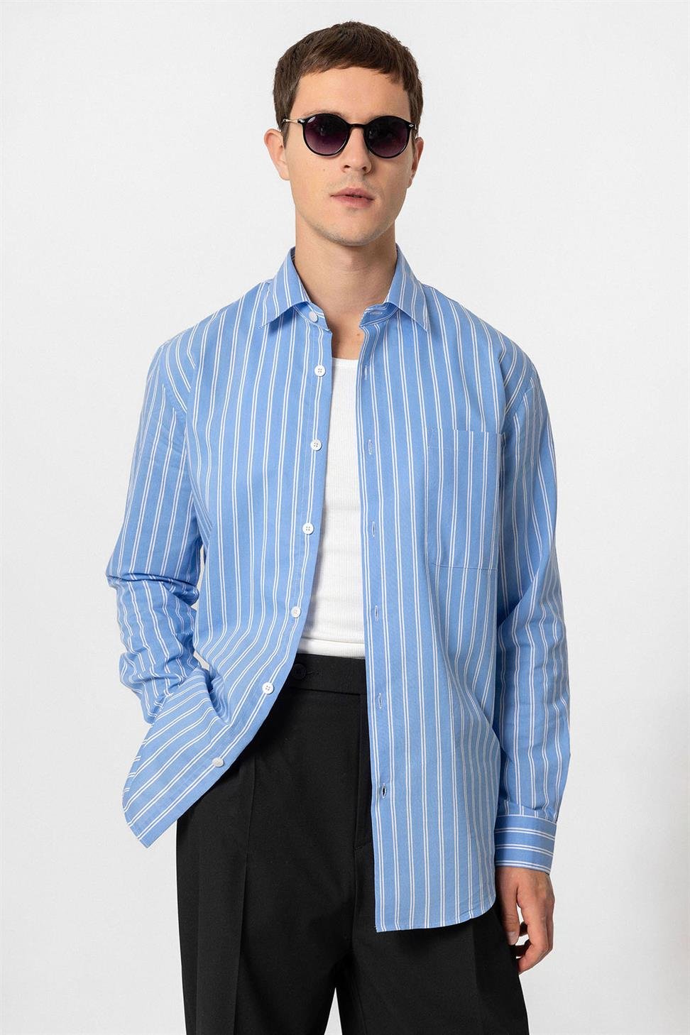 قميص رجالي بأكمام طويلة مخططة ذات أكمام طويلة عادية