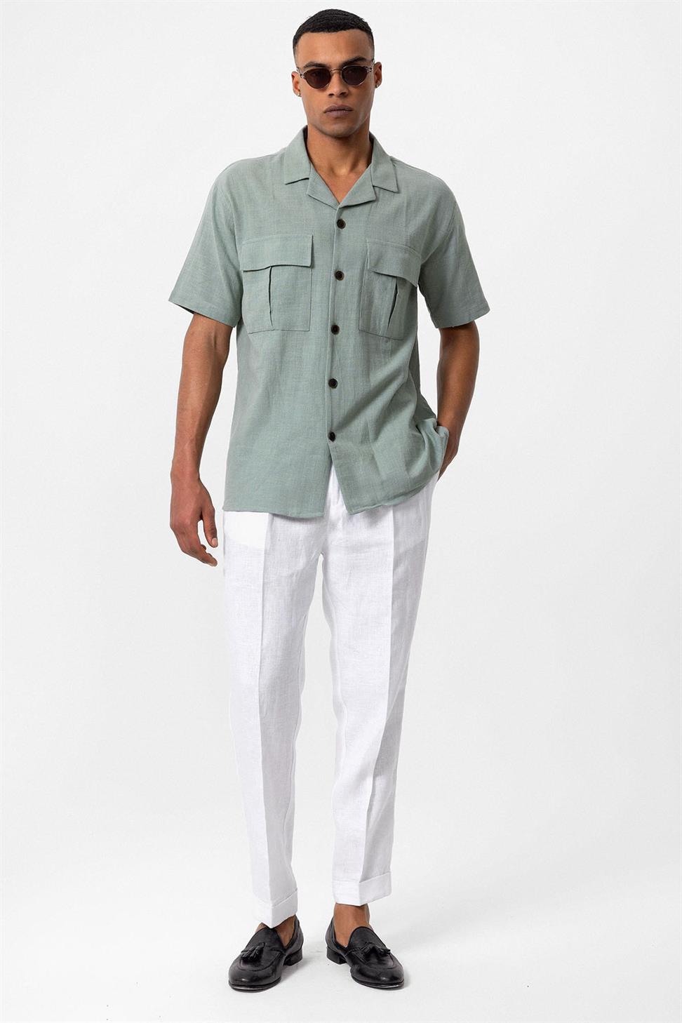 قميص رجالي من مزيج الكتان مع جيب على الصدر بياقة أباتشي