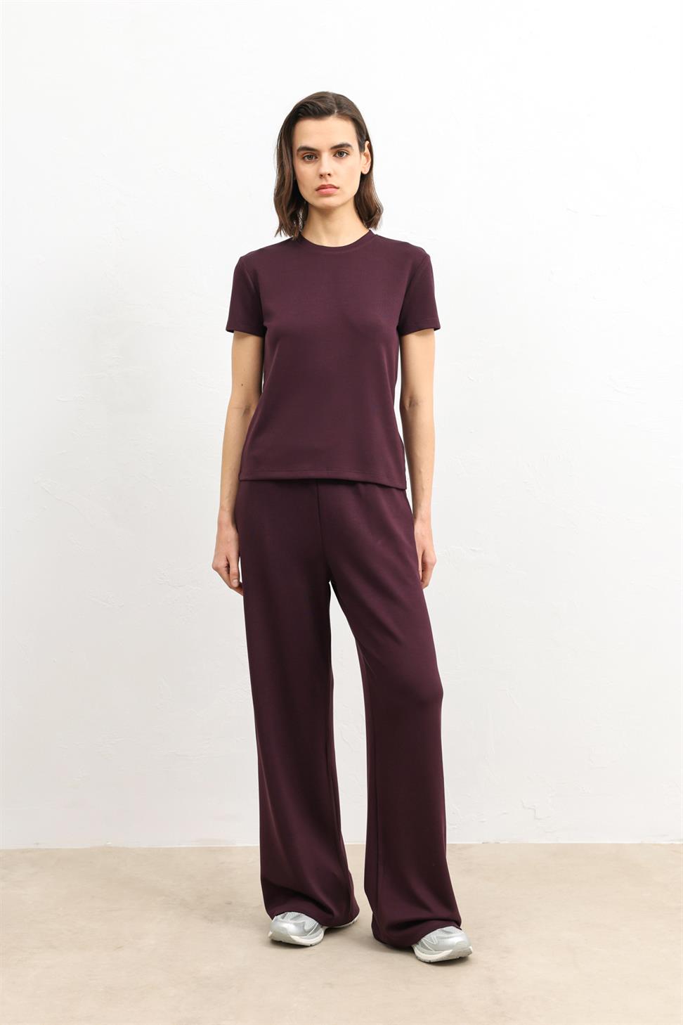 Womens Relaxed-Fit Sweatsuit