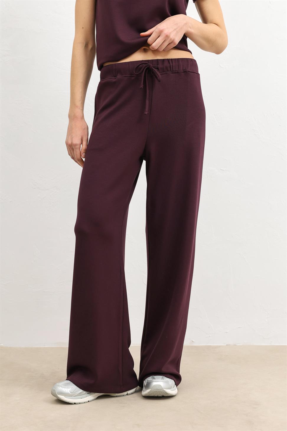Womens Relaxed-Fit Sweatsuit
