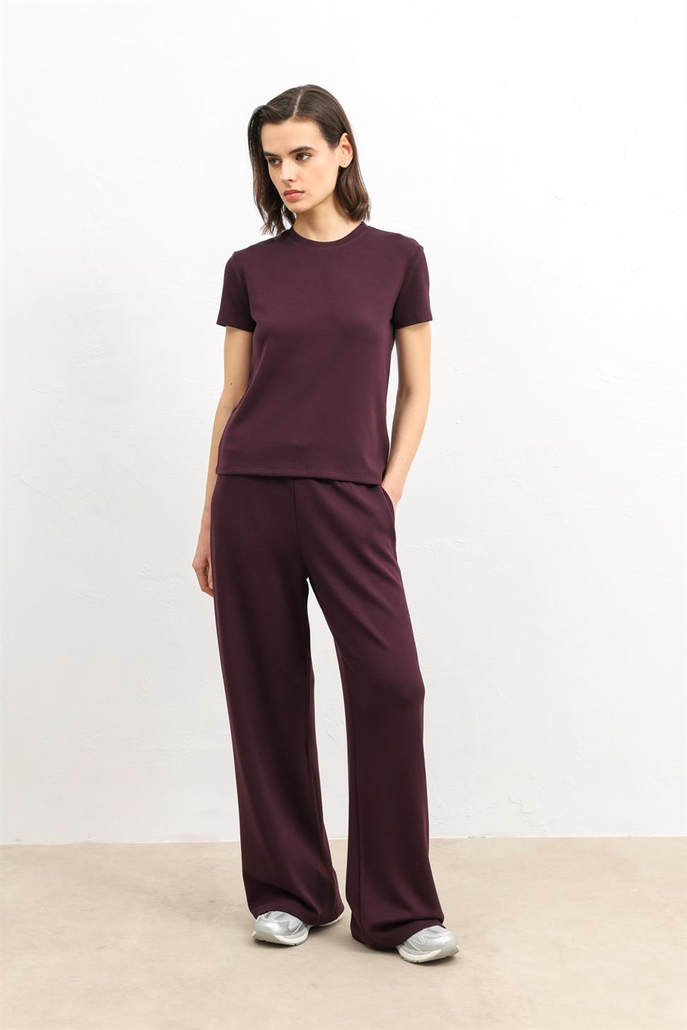 Womens Relaxed-Fit Sweatsuit