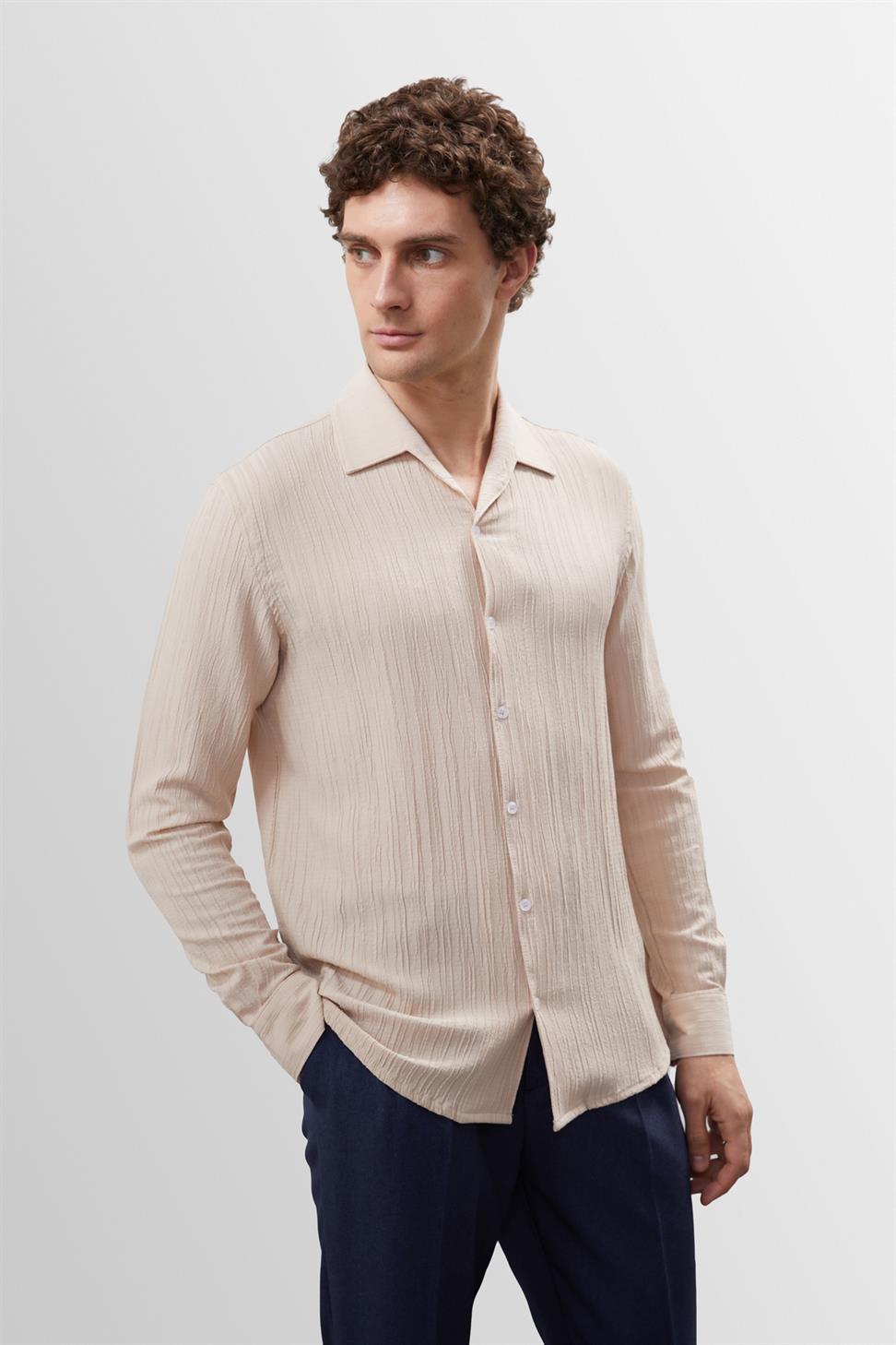 قميص رجالي بقصة ضيقة من قماش الموسلين