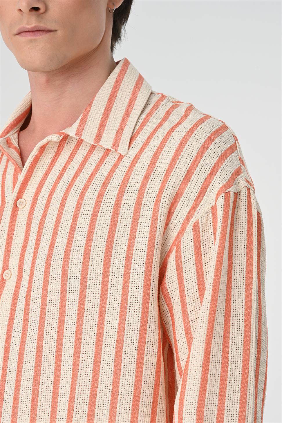 قميص رجالي مخطط كبير الحجم