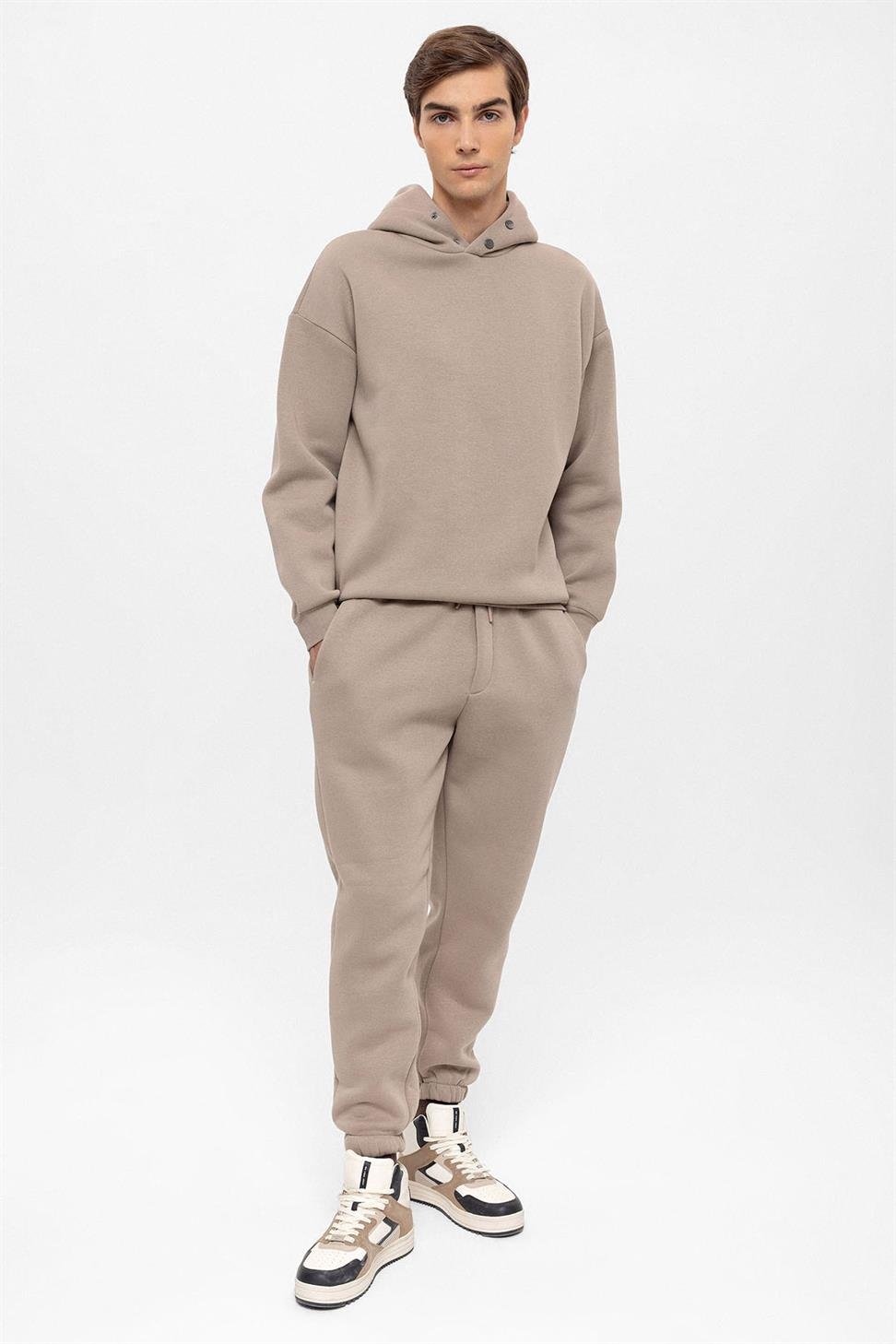 سترة رجالية بغطاء للرأس مقاس كبير