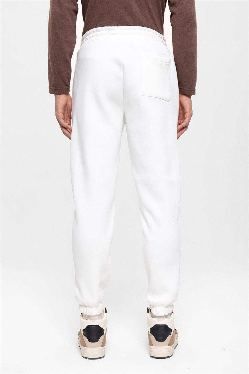 بدلة رياضية للرجال بأرجل مرنة