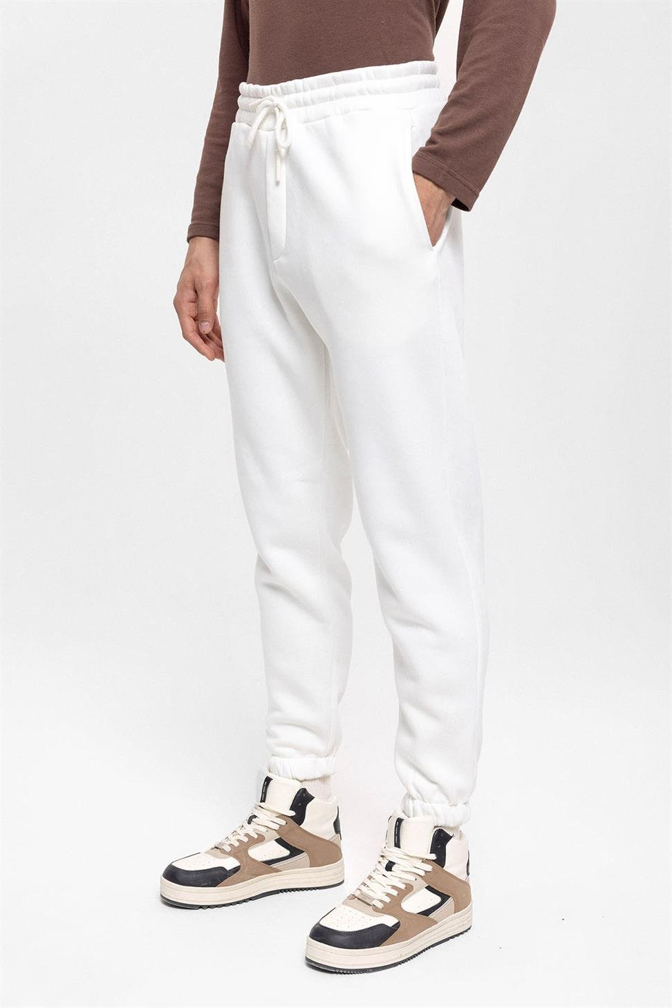 بدلة رياضية للرجال بأرجل مرنة