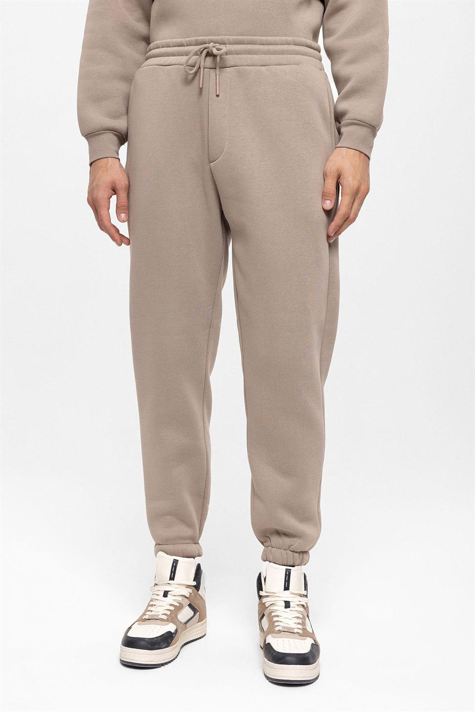 بدلة رياضية للرجال بأرجل مرنة