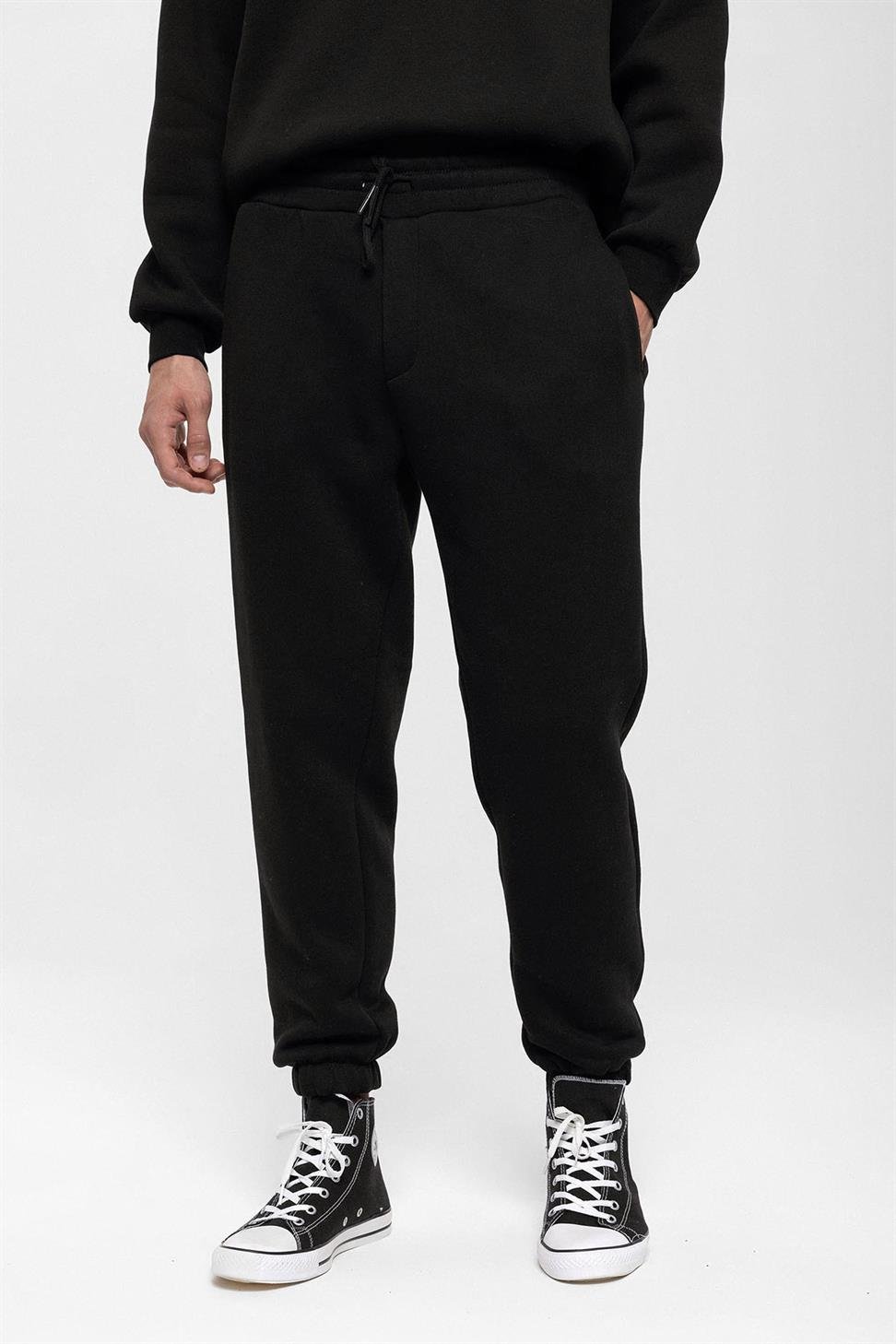 بدلة رياضية للرجال بأرجل مرنة