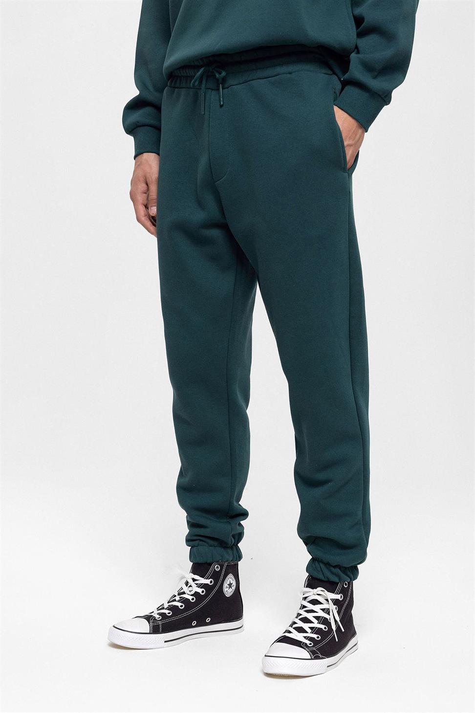 بدلة رياضية للرجال بأرجل مرنة