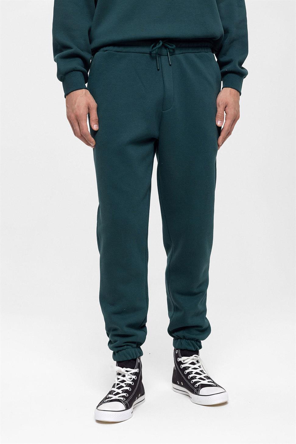 بدلة رياضية للرجال بأرجل مرنة