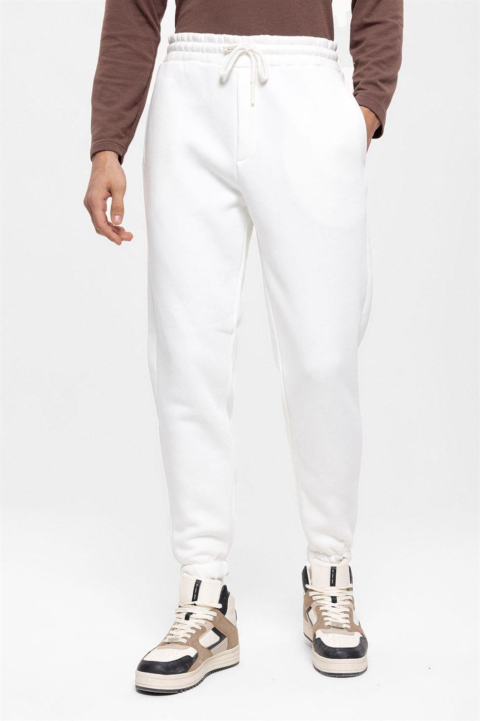 بدلة رياضية للرجال بأرجل مرنة