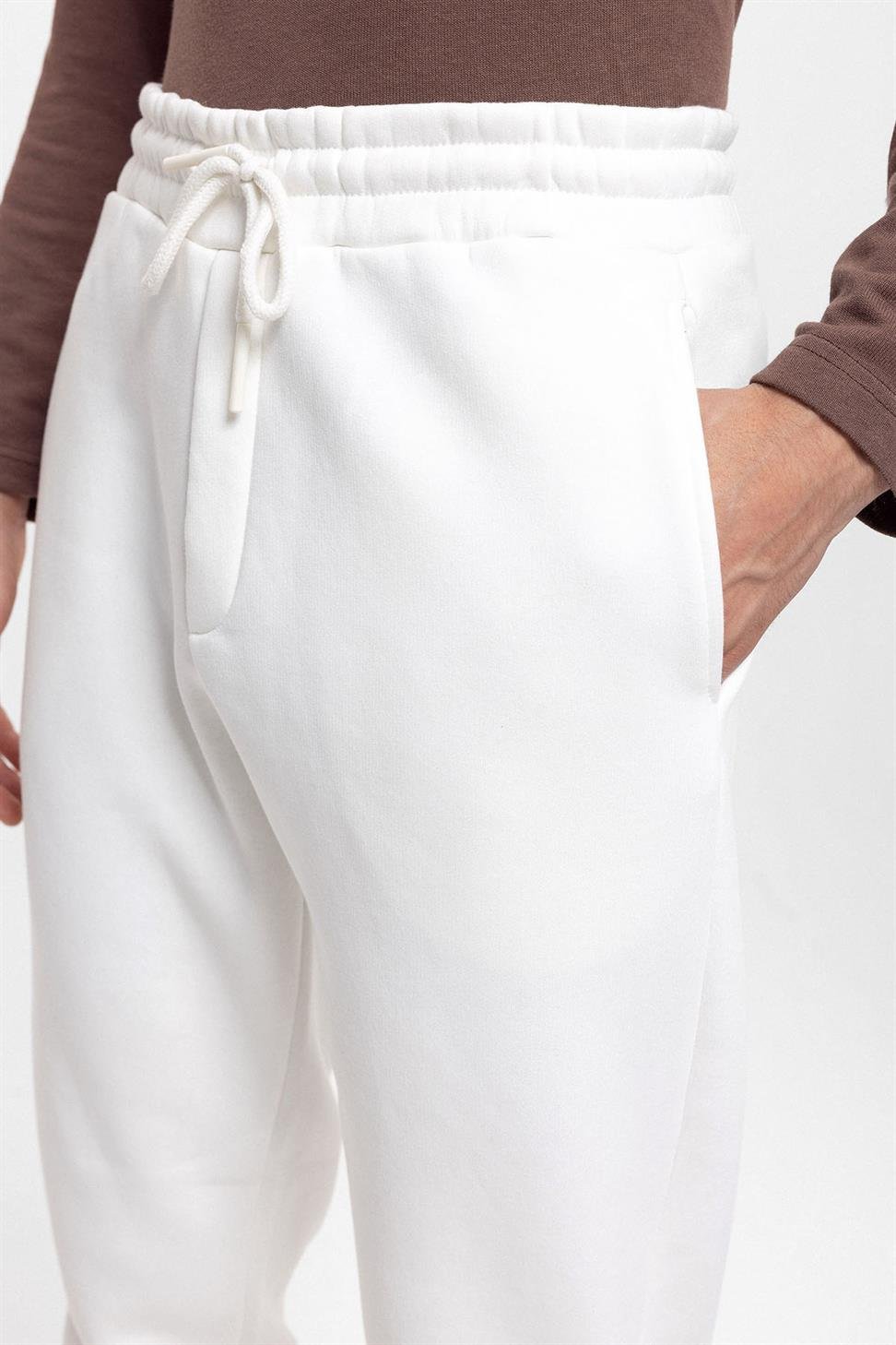 بدلة رياضية للرجال بأرجل مرنة