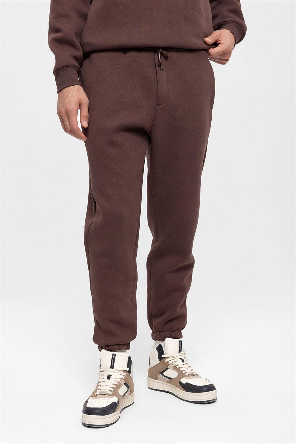 بدلة رياضية للرجال بأرجل مرنة