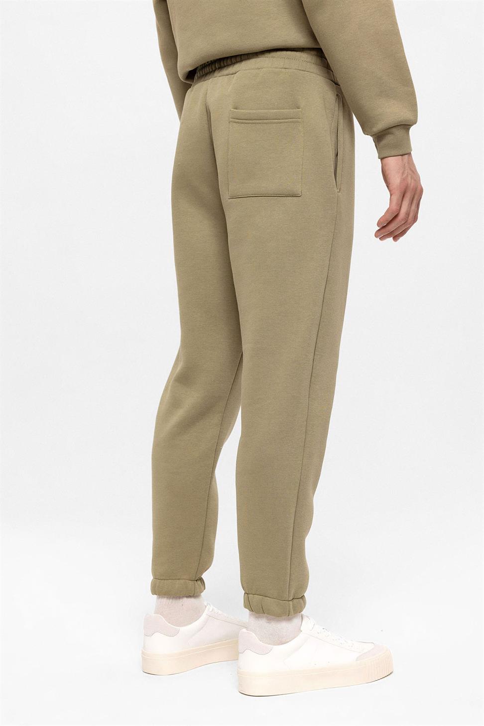 بدلة رياضية للرجال بأرجل مرنة