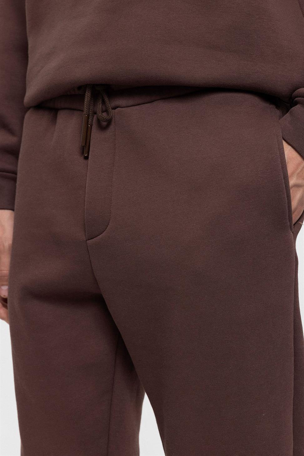 بدلة رياضية للرجال بأرجل مرنة