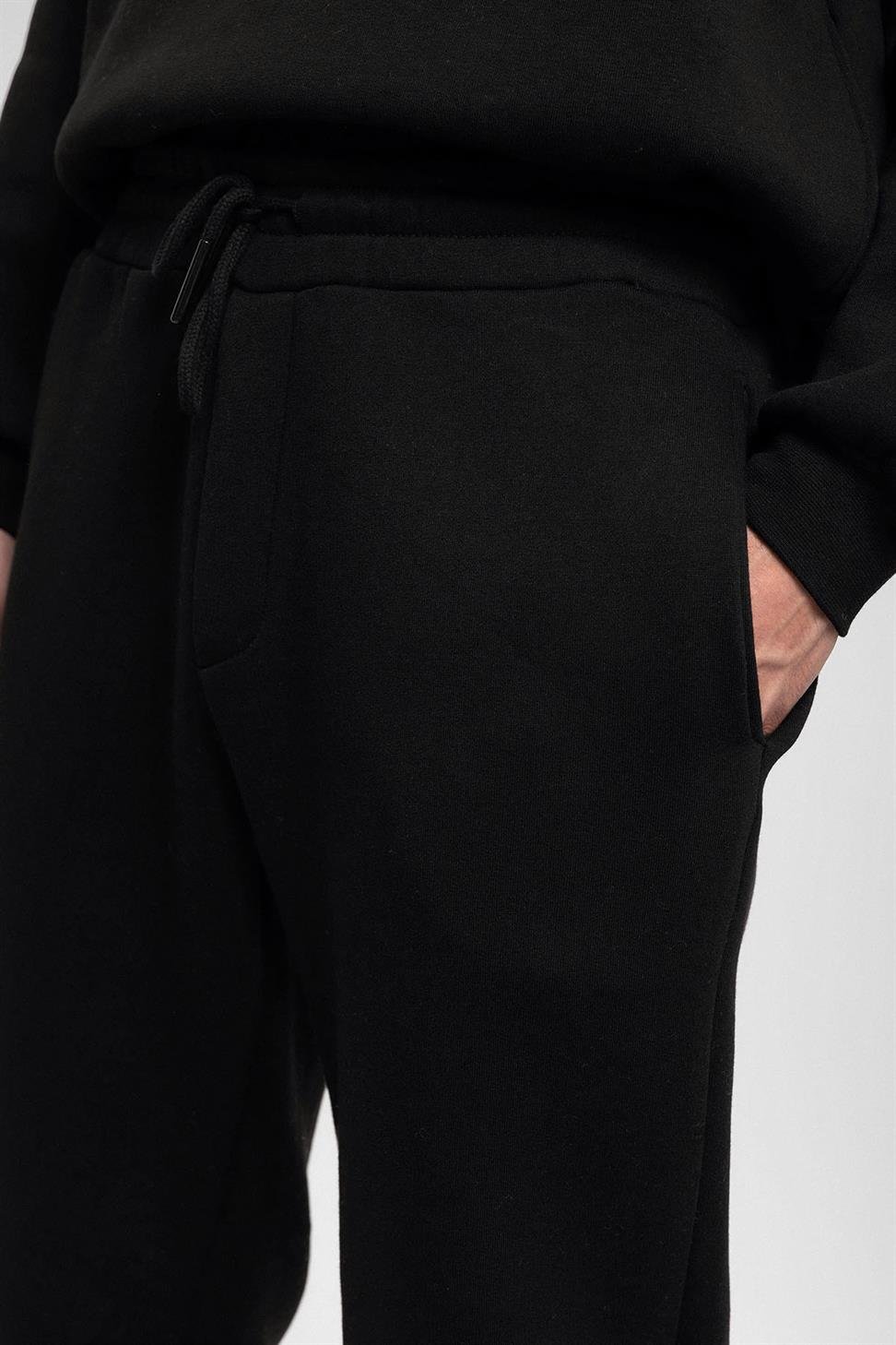 بدلة رياضية للرجال بأرجل مرنة