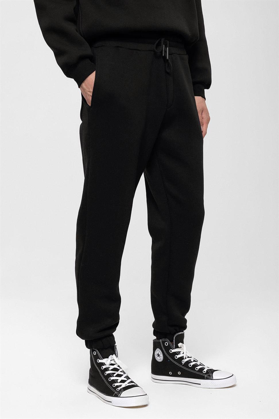 بدلة رياضية للرجال بأرجل مرنة