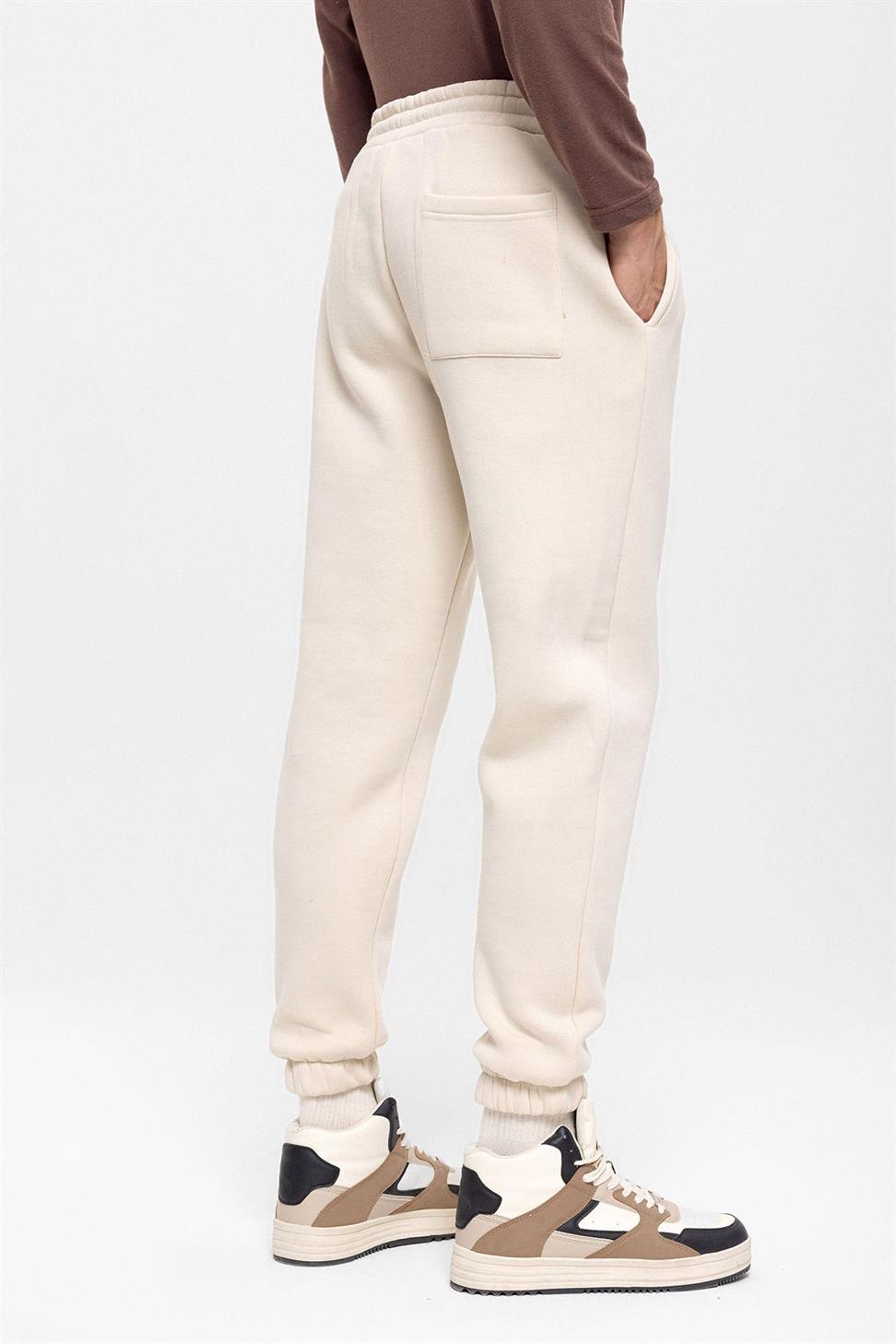 بدلة رياضية للرجال بأرجل مرنة