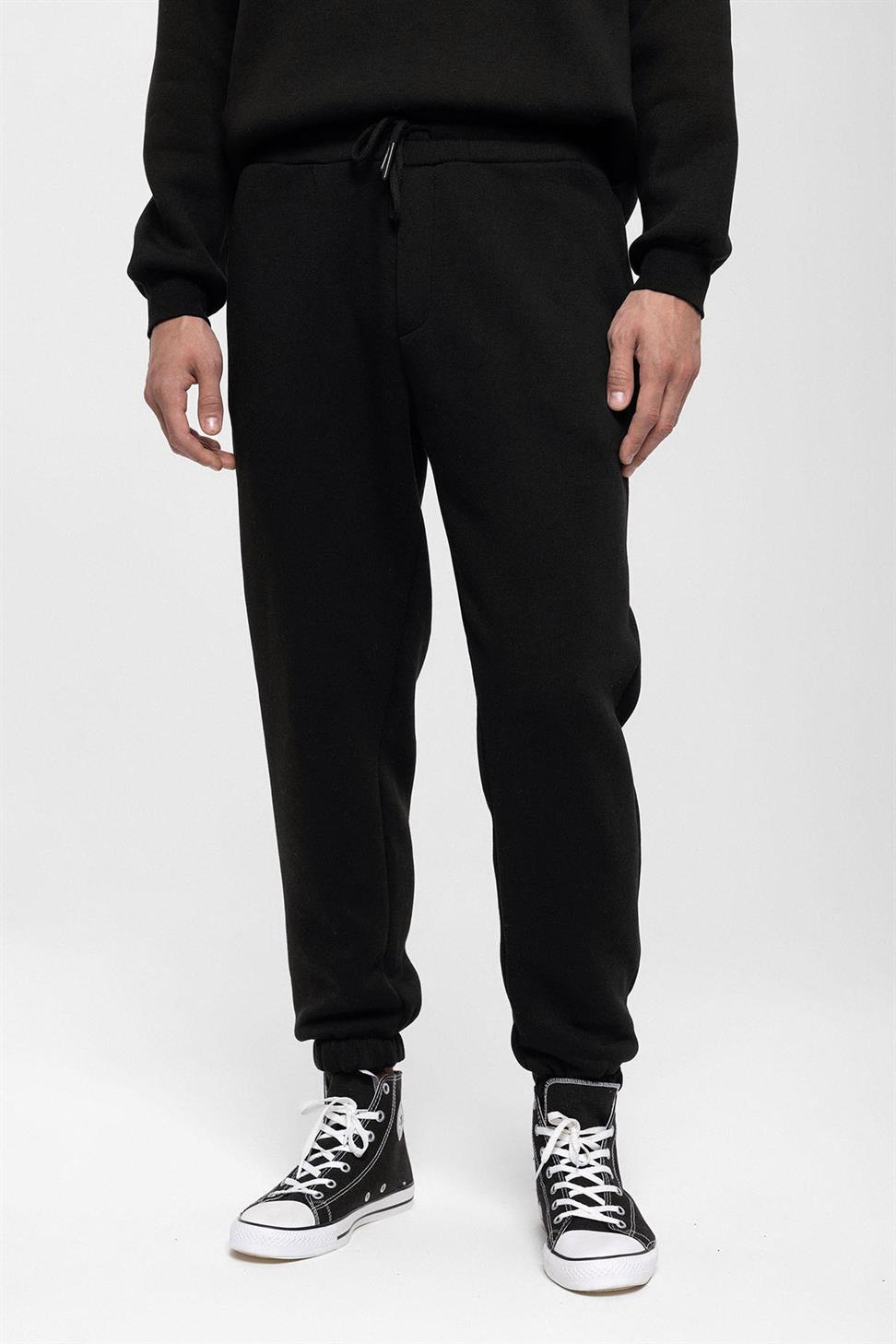 بدلة رياضية للرجال بأرجل مرنة