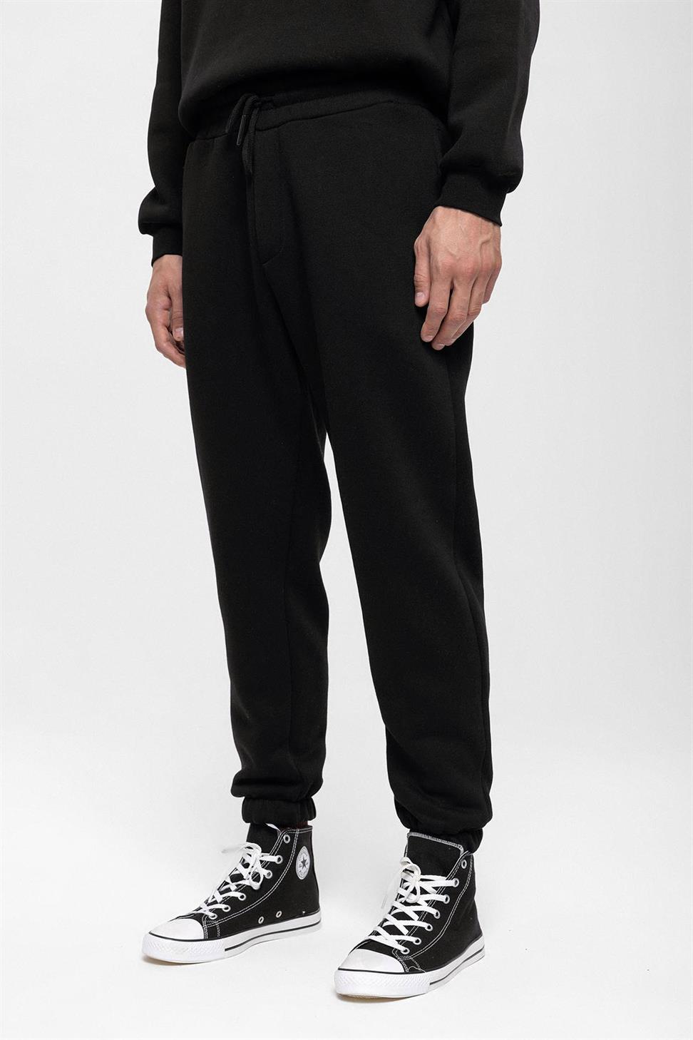 بدلة رياضية للرجال بأرجل مرنة