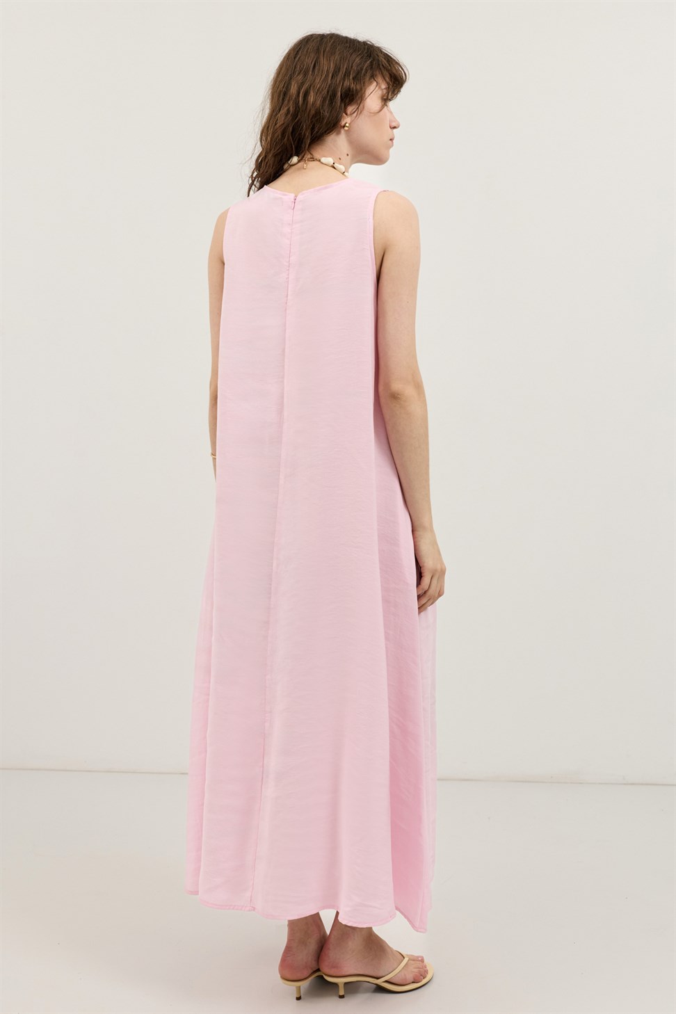 Antioch Pembe Dökümlü Halter Yaka Midi Elbise