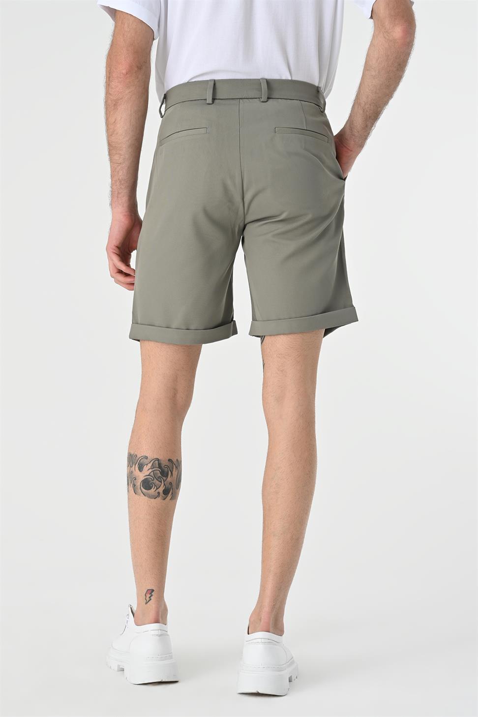 شورت رجالي مطوي