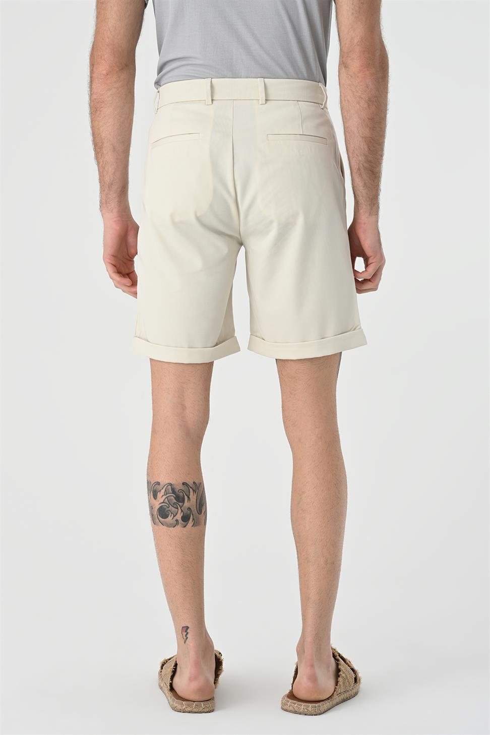 شورت رجالي مطوي