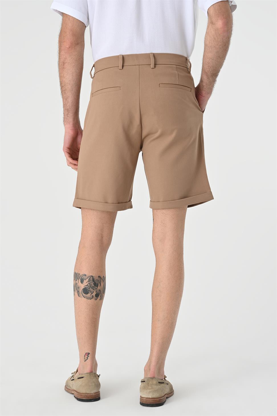 شورت رجالي مطوي