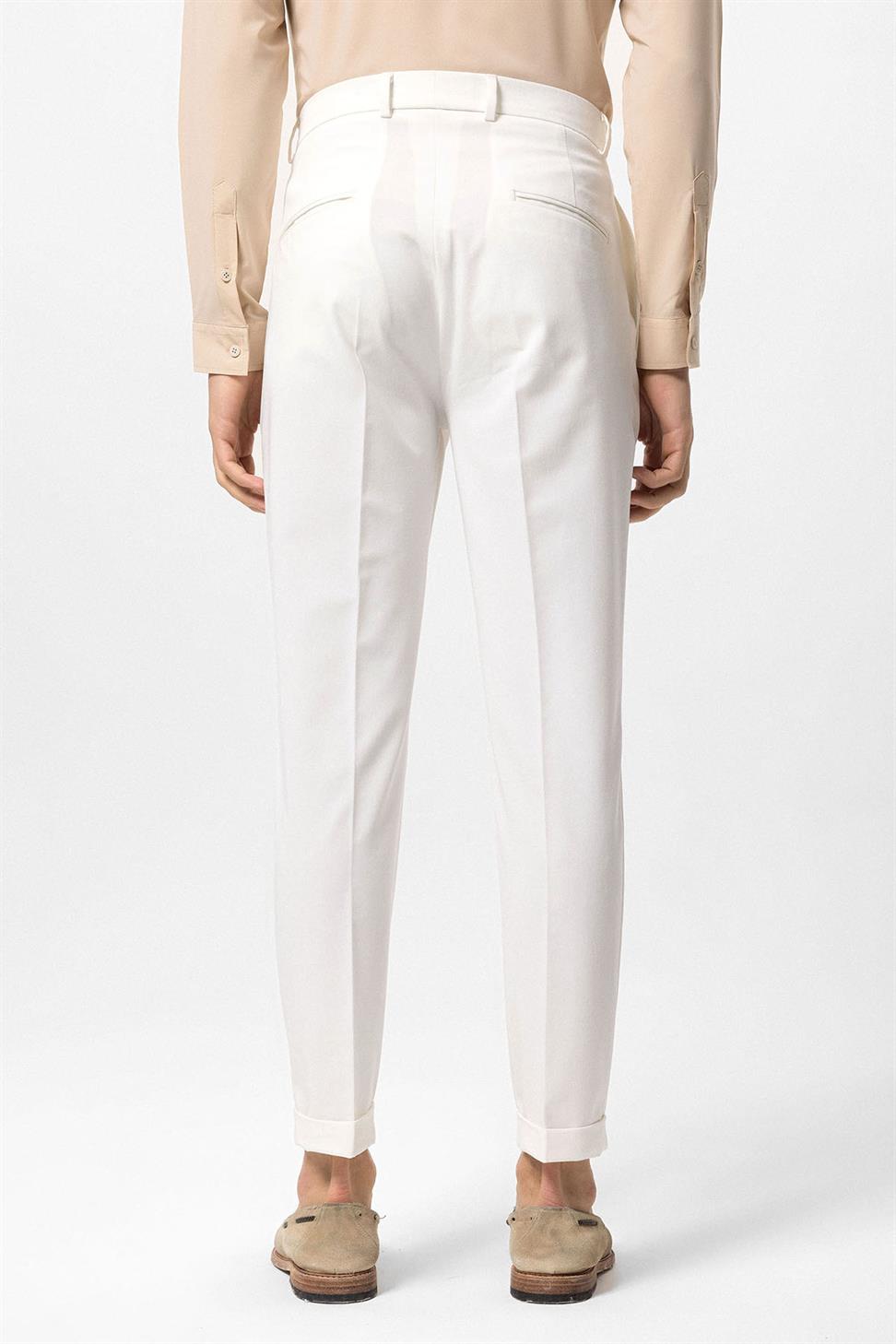 مطوي السراويل عالية الخصر للرجال