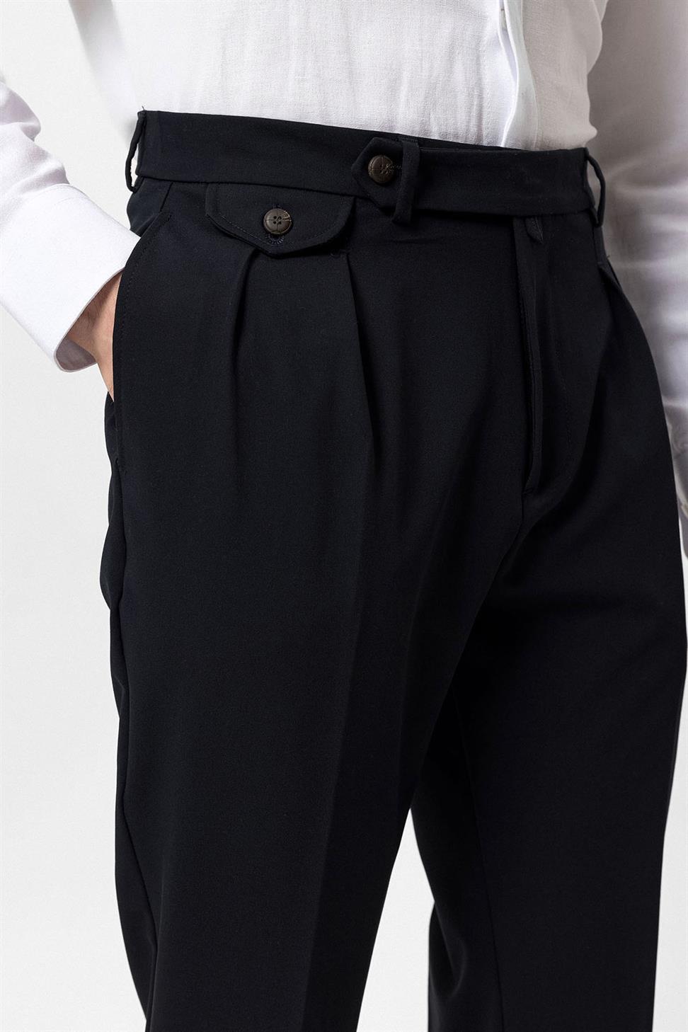 مطوي السراويل عالية الخصر للرجال