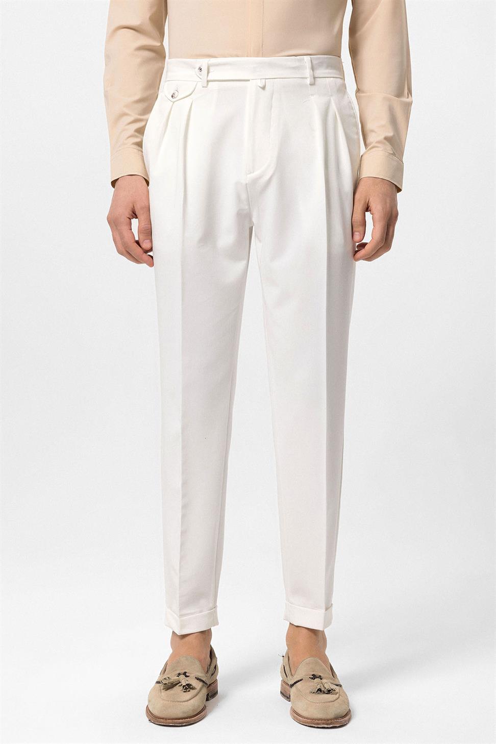 مطوي السراويل عالية الخصر للرجال