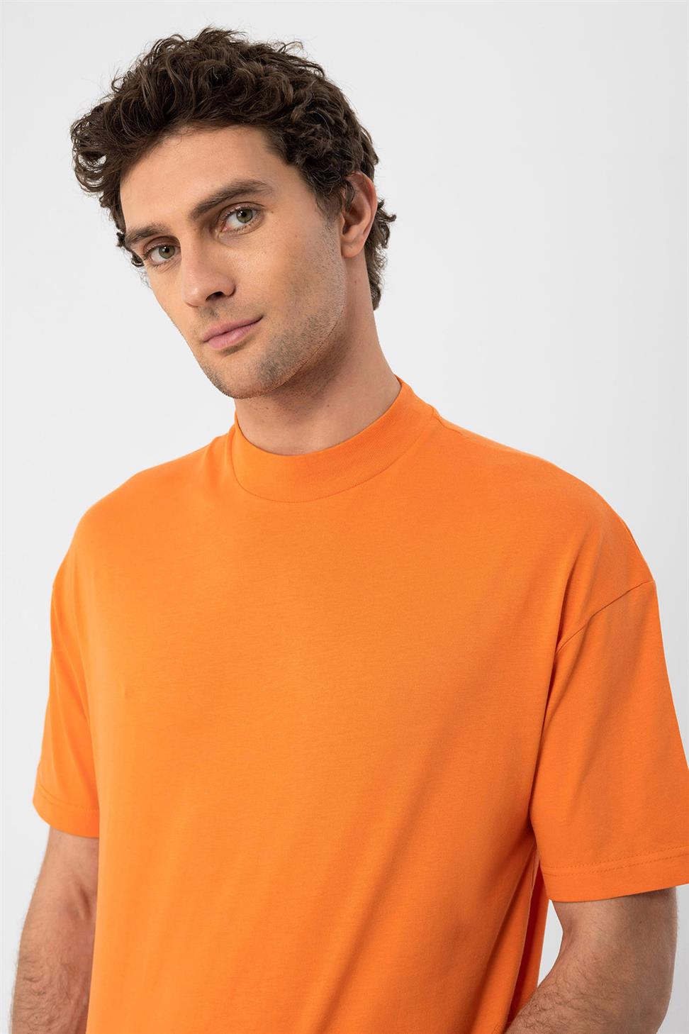 تي شيرت رجالي أساسي مريح