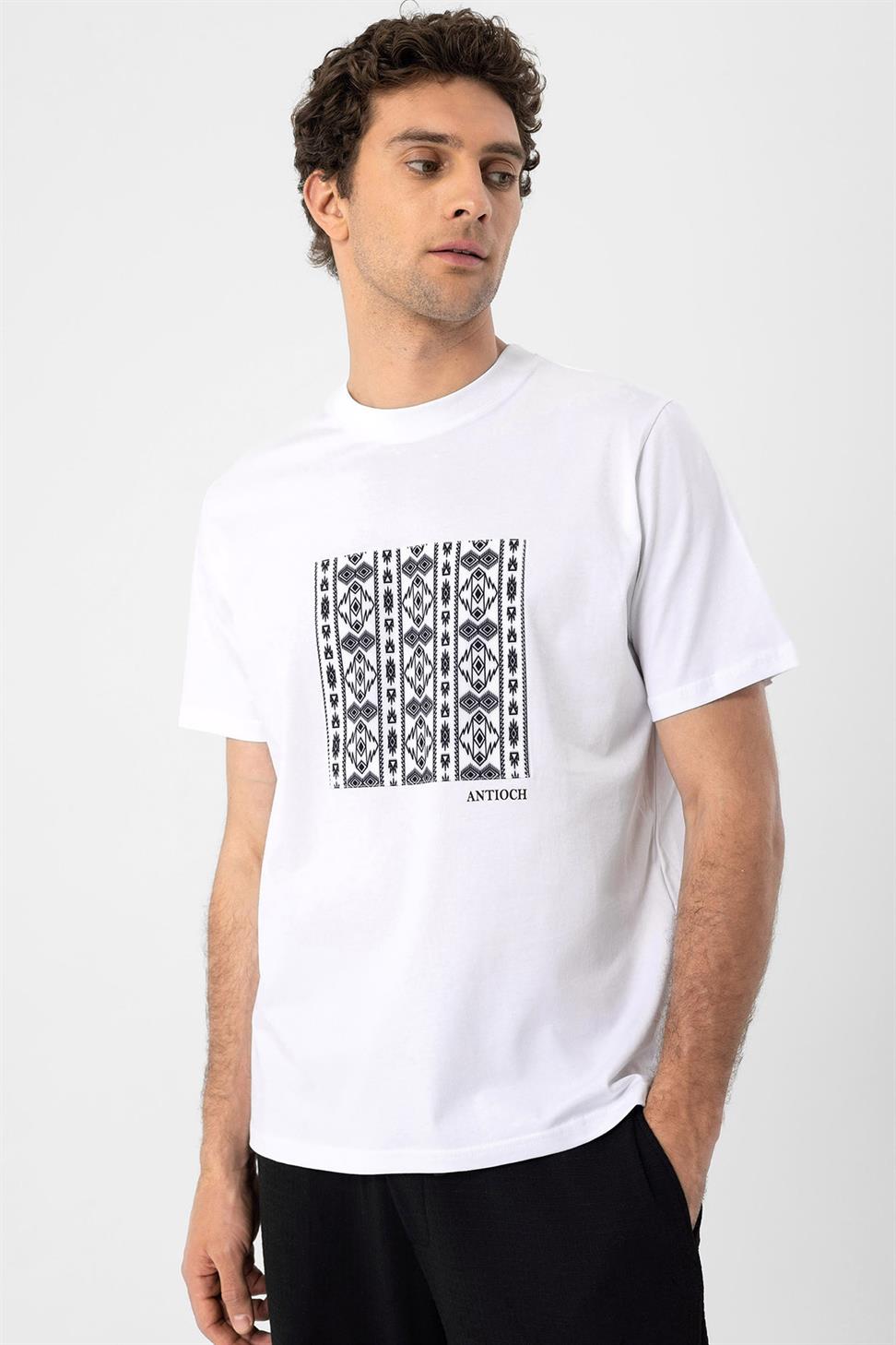 تي شيرت منقوش بنمط مريح للرجال