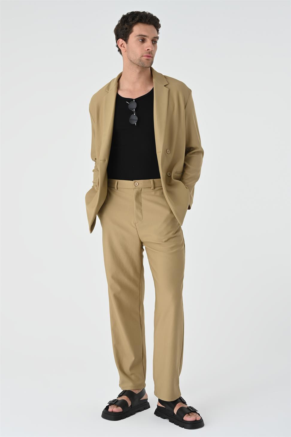 بدلة رجالية مريحة بقص مزدوج الصدر