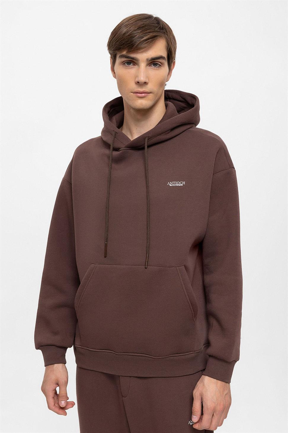 طقم بدلة رياضية رجالية بطبعة أنطاكية بقصة عادية