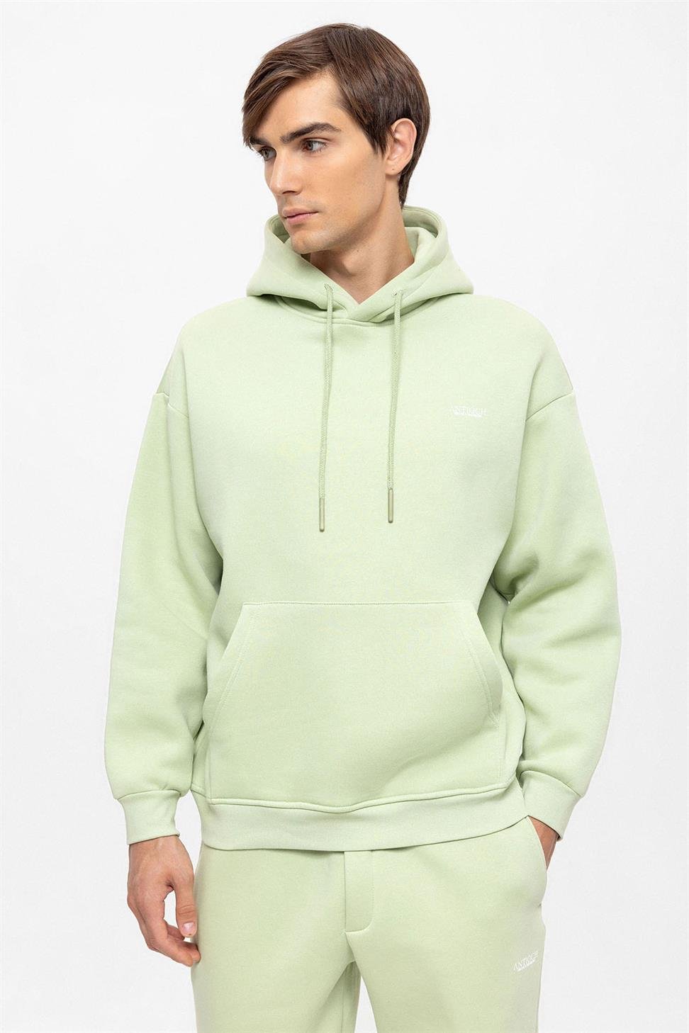 طقم بدلة رياضية رجالية بطبعة أنطاكية بقصة عادية