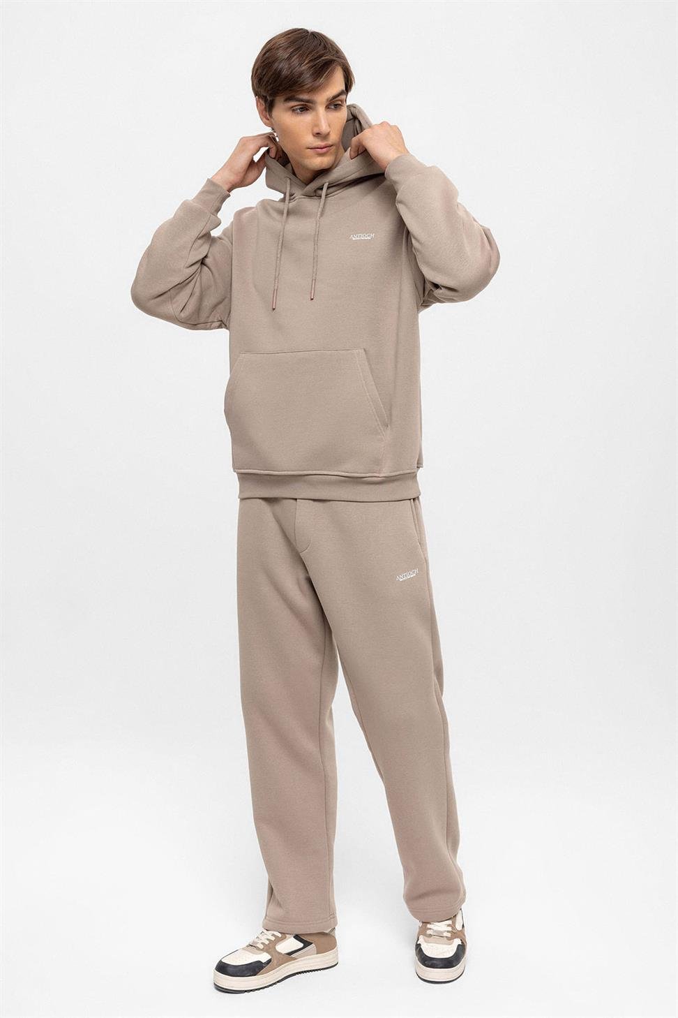 طقم بدلة رياضية رجالية بطبعة أنطاكية بقصة عادية