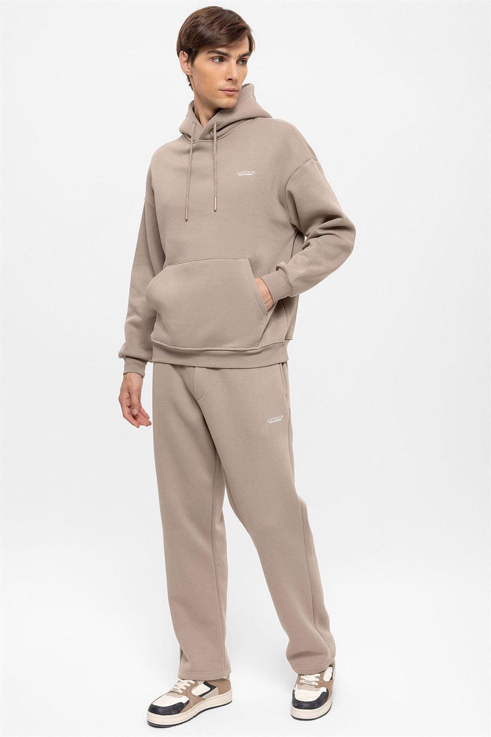 طقم بدلة رياضية رجالية بطبعة أنطاكية بقصة عادية