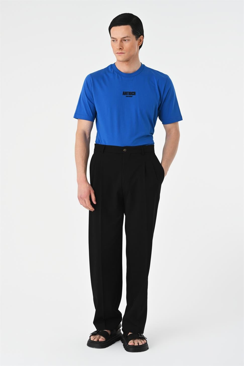 تي شيرت رجالي بطبعة أنطاكية بقصة عادية