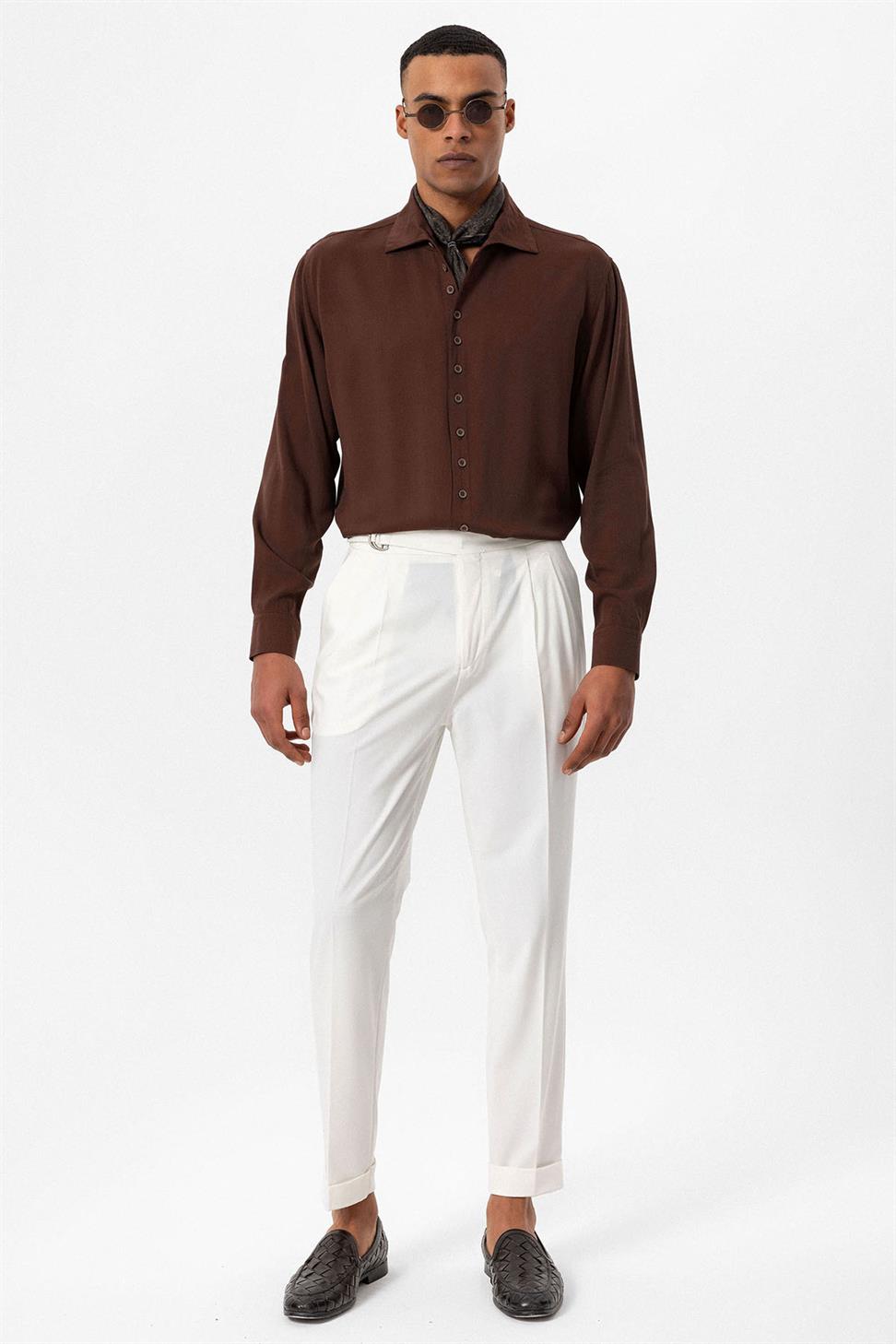 قميص رجالي ذو ياقة مفتوحة بقصة عادية