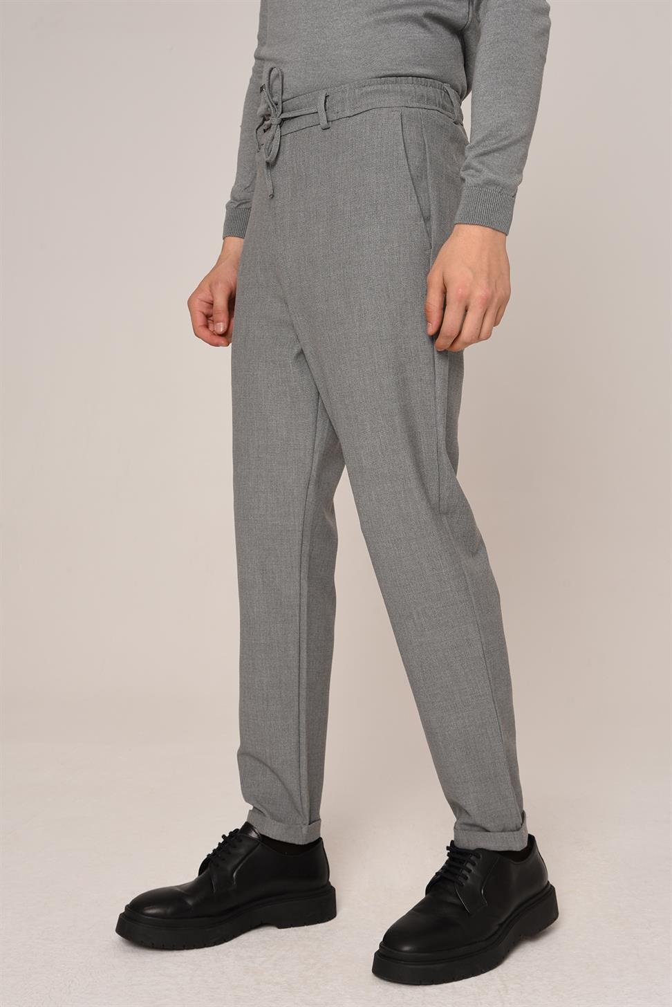 بنطال خصر برباط بقصة عادية