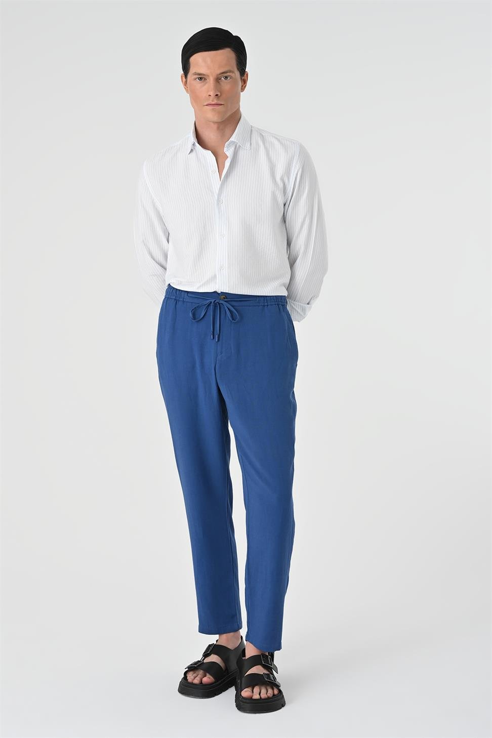 قميص رجالي مخطط بقصة عادية