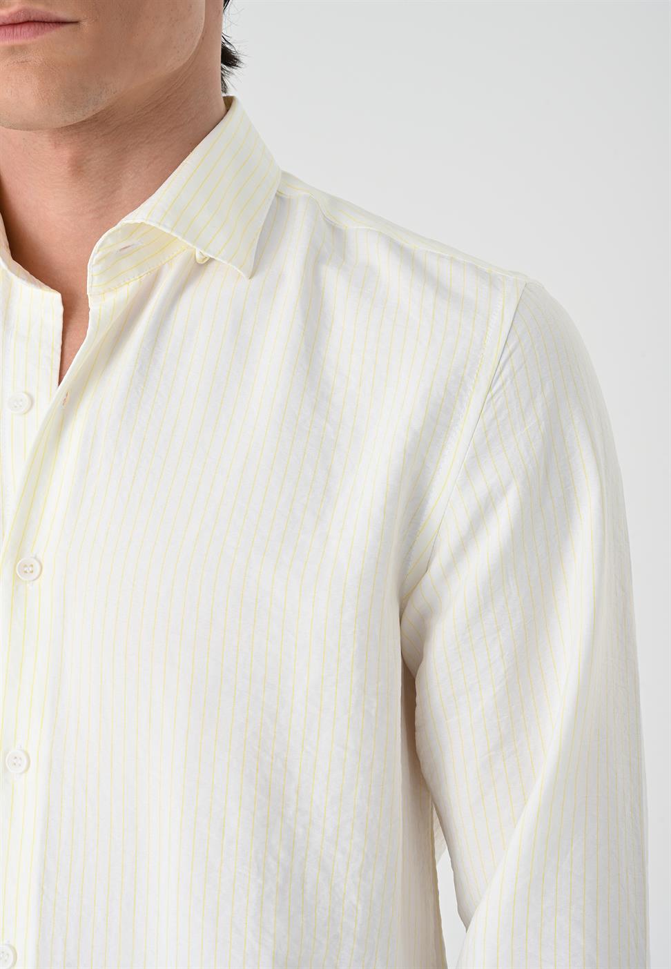 قميص رجالي مخطط بقصة عادية