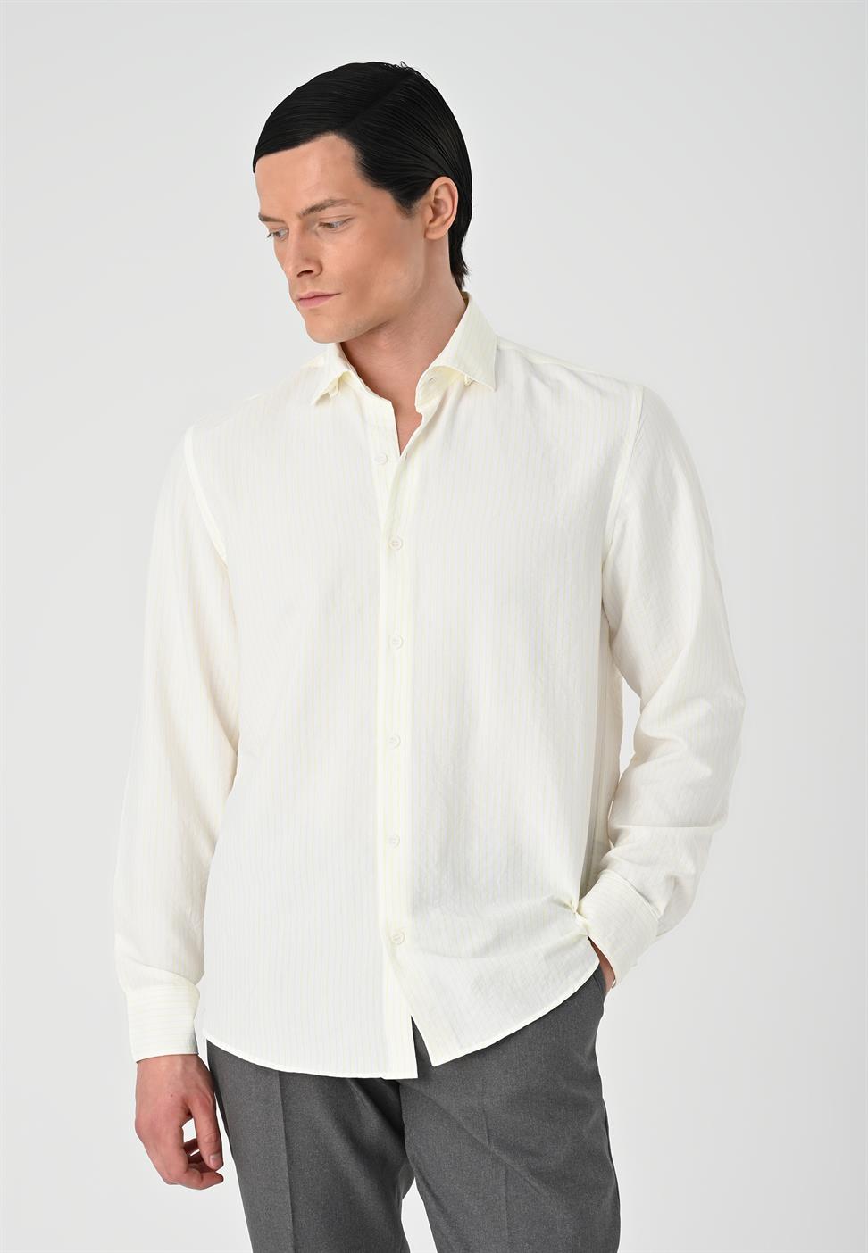 قميص رجالي مخطط بقصة عادية